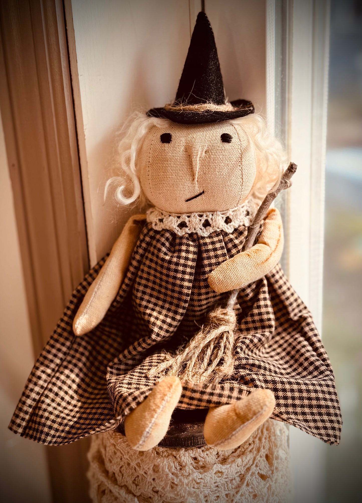 Handmade Witch - Little Halloween Witch- Primitive Witch Doll- Farmhouse Witch decor- Fall decor