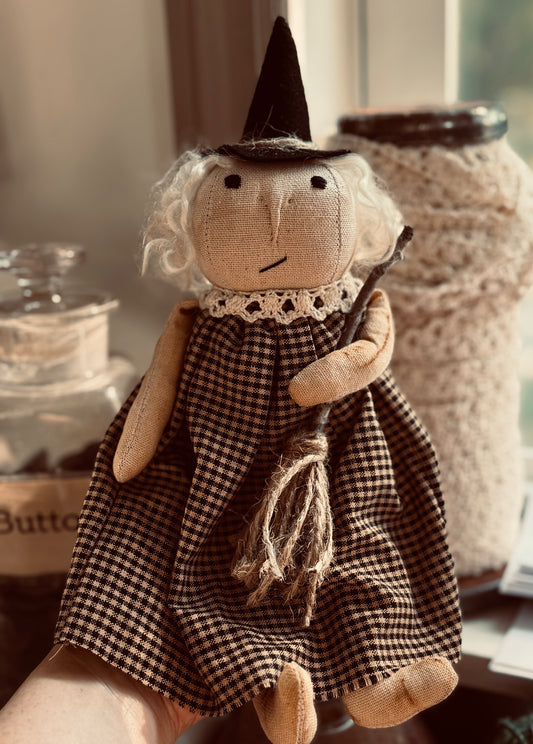 Handmade Witch - Little Halloween Witch- Primitive Witch Doll- Farmhouse Witch decor- Fall decor