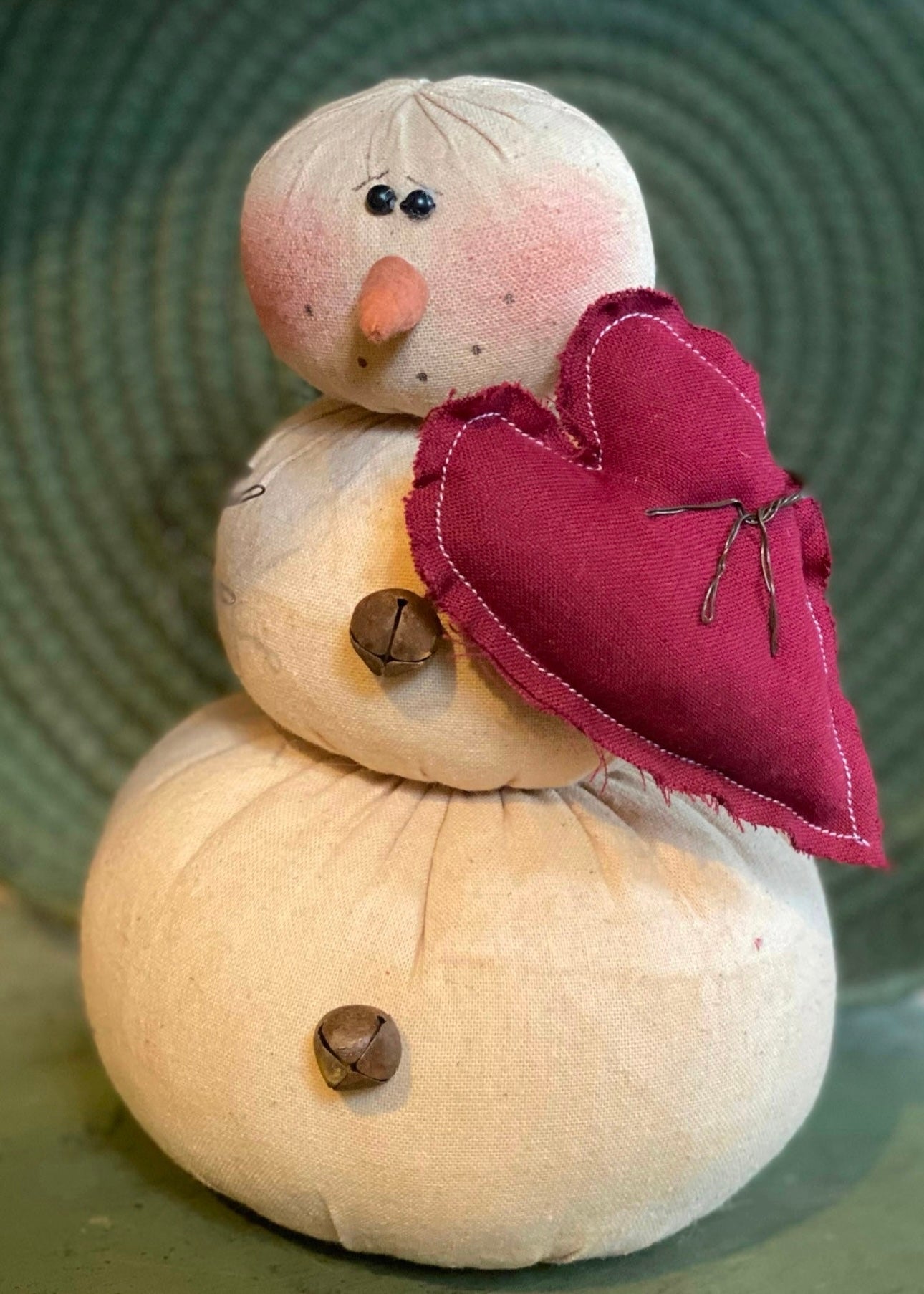 Valentine Snowman- Snowman holding heart