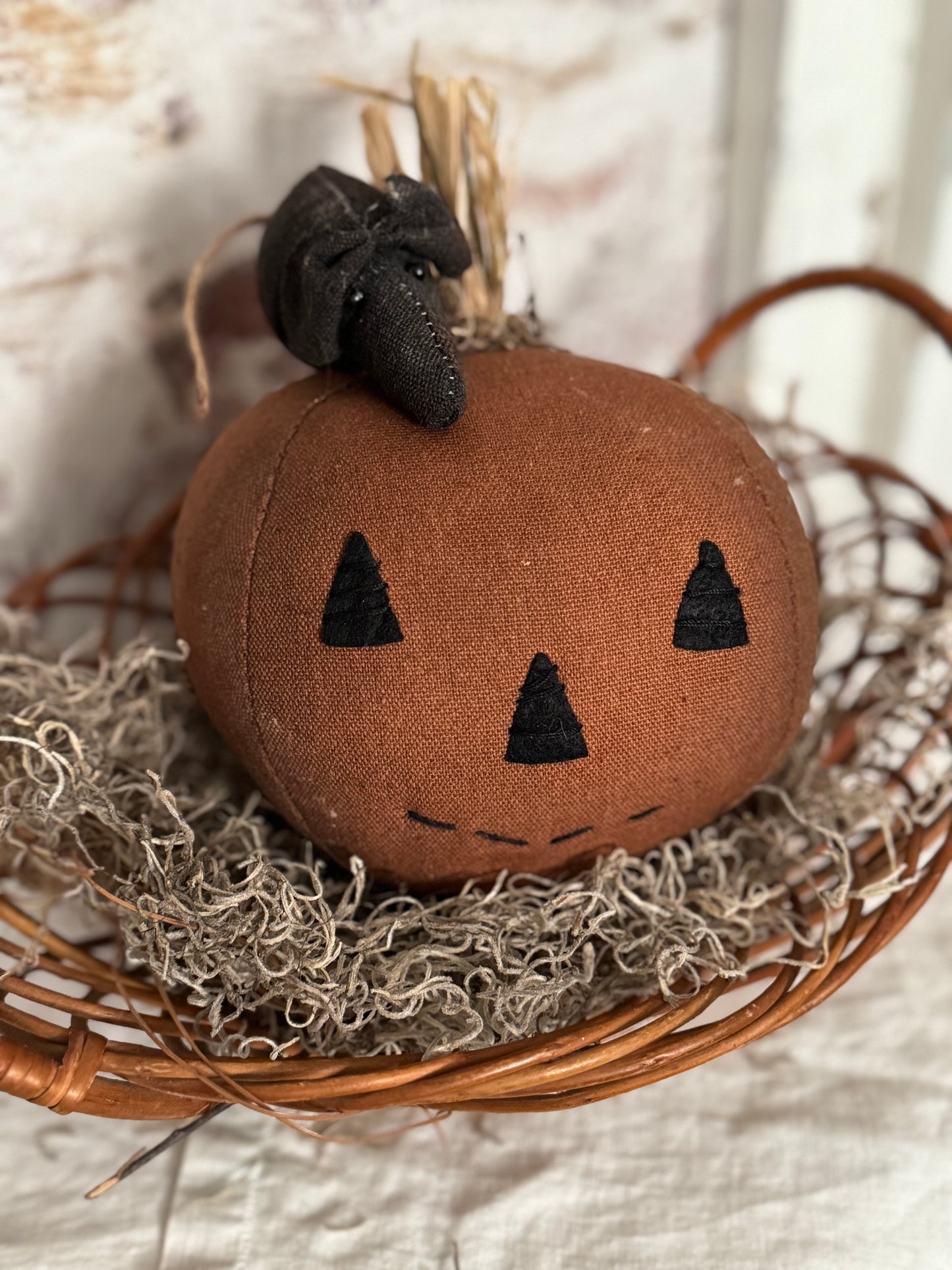 Pumpkin with Mouse- Primitive Pumpkin with mouse- Primitive mouse pumpkin-Farmhouse Pumpkin Mouse-handmade pumpkin