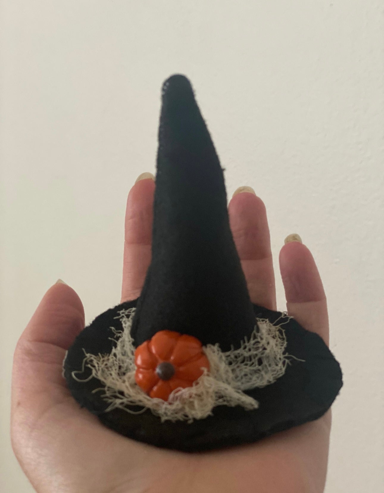 Itty-bitty witches hat - handmade little witches hat-handmade witch hat-Halloween decor-fall decor-fall FARMHOUSE ￼