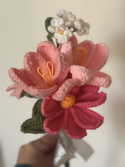 Crocheted Flowers -5 Stem crocheted flowers- Spring Decor - Valentine